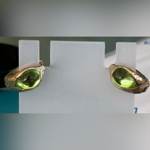 Gold Tone Hoop Earrings With Large Green Stone - Picture 6 of 11